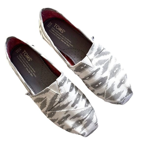Like new Toms flats - Picture 1 of 5